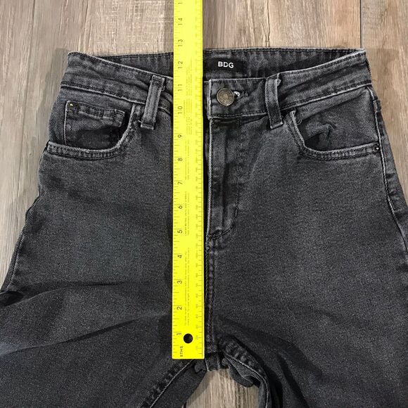 BDG Womens Jeans Black Denim Crop Kick Straight Stretch Raw Hem Med Wash Sz 26 - Picture 8 of 12